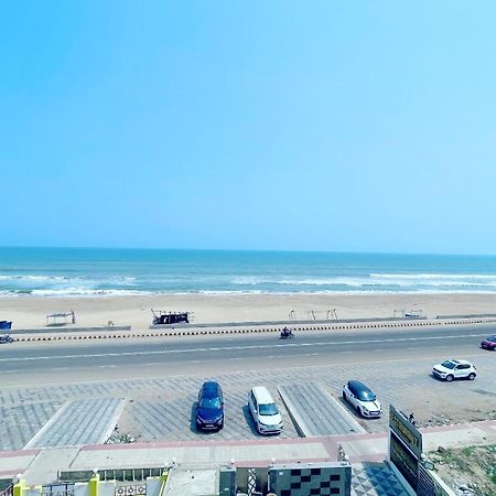 A Luxury Hotel - T - B - Suite Near Sea Beach And Temple - Fully Air Conditioned Hotel At Prime Location - Beach Front And Near Temple - Hygiene & Spacious Room - With Wifi- Restaurant- Lift- And- Parking - Best Hotel In بوري المظهر الخارجي الصورة